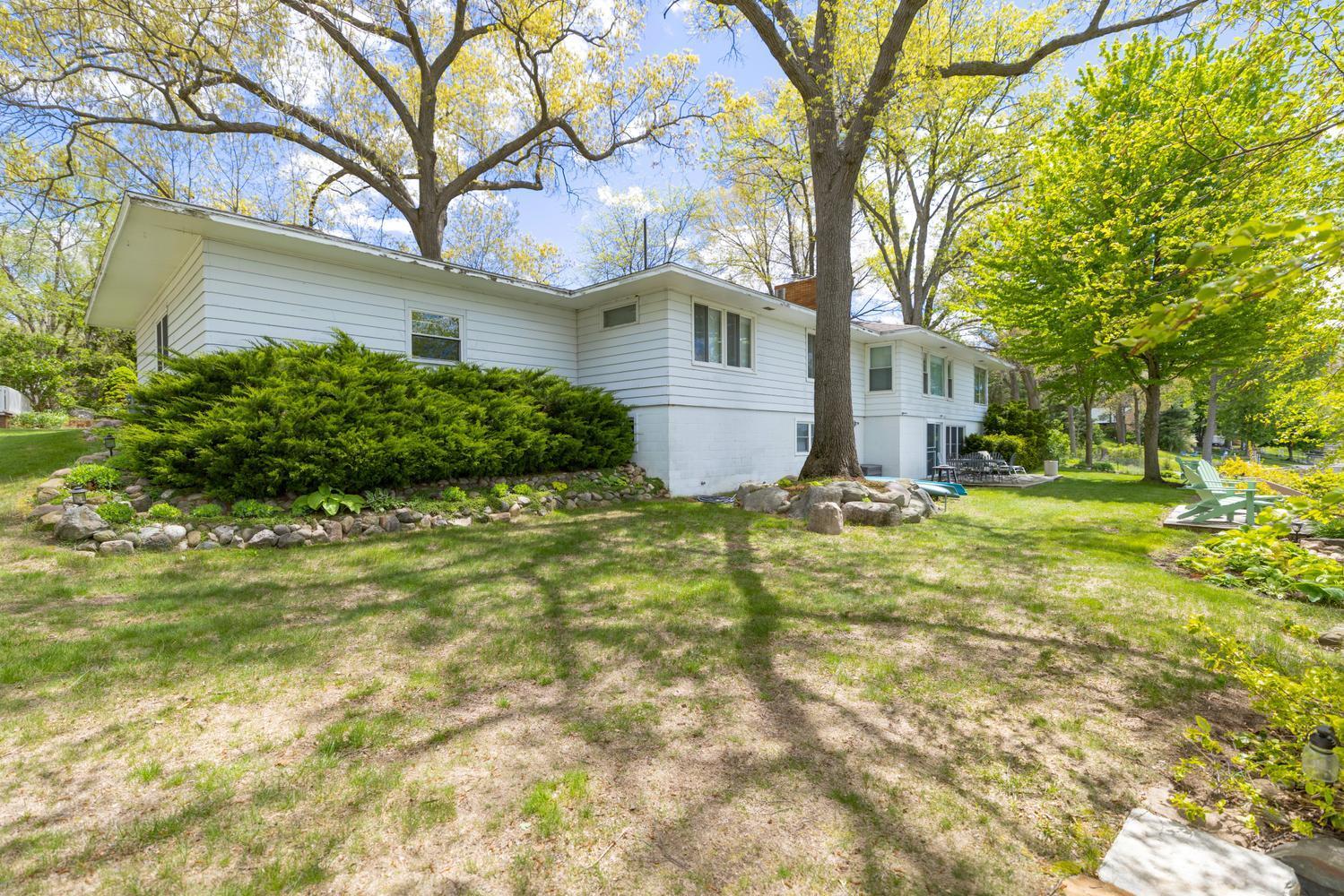 Image 3: 58828 S Burr Oak Rd Colon MI-large-003-0