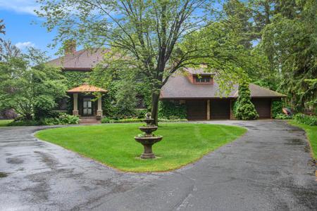 371 Waukazoo Drive