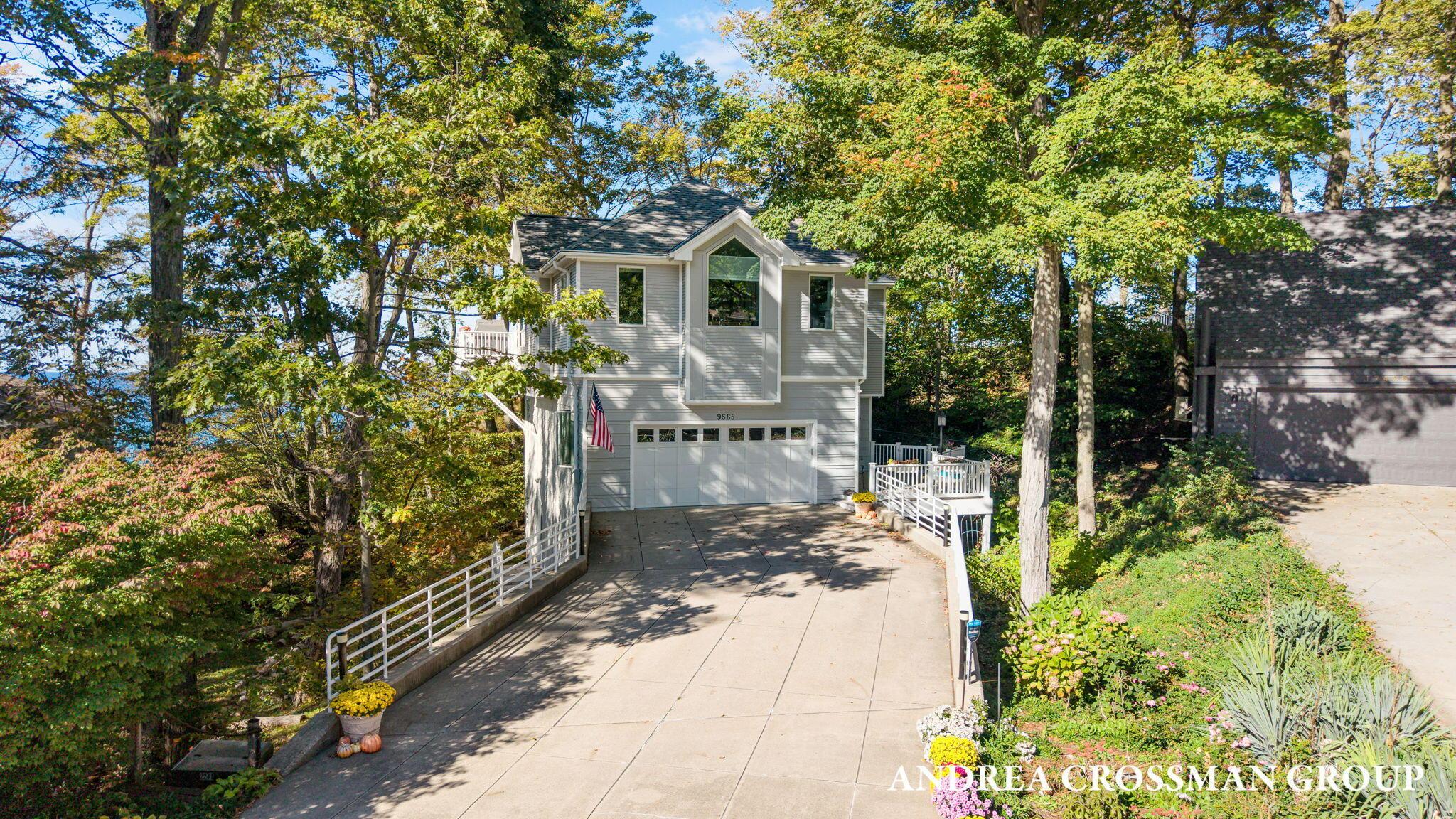 Image 2: 111-web-or-mls-9565-whispering-sands-dr