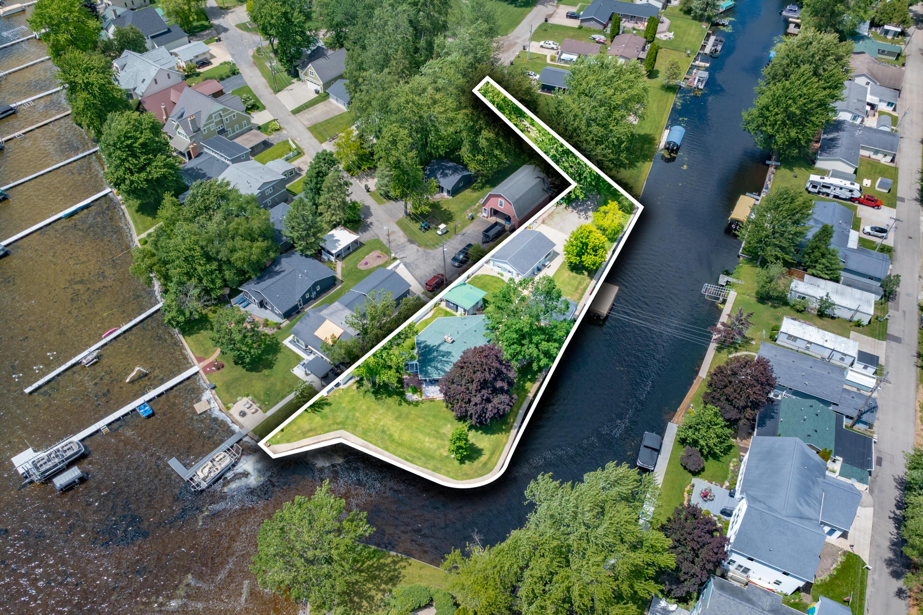 Image 2: Parker Dr 2282 Wayland 49348-55