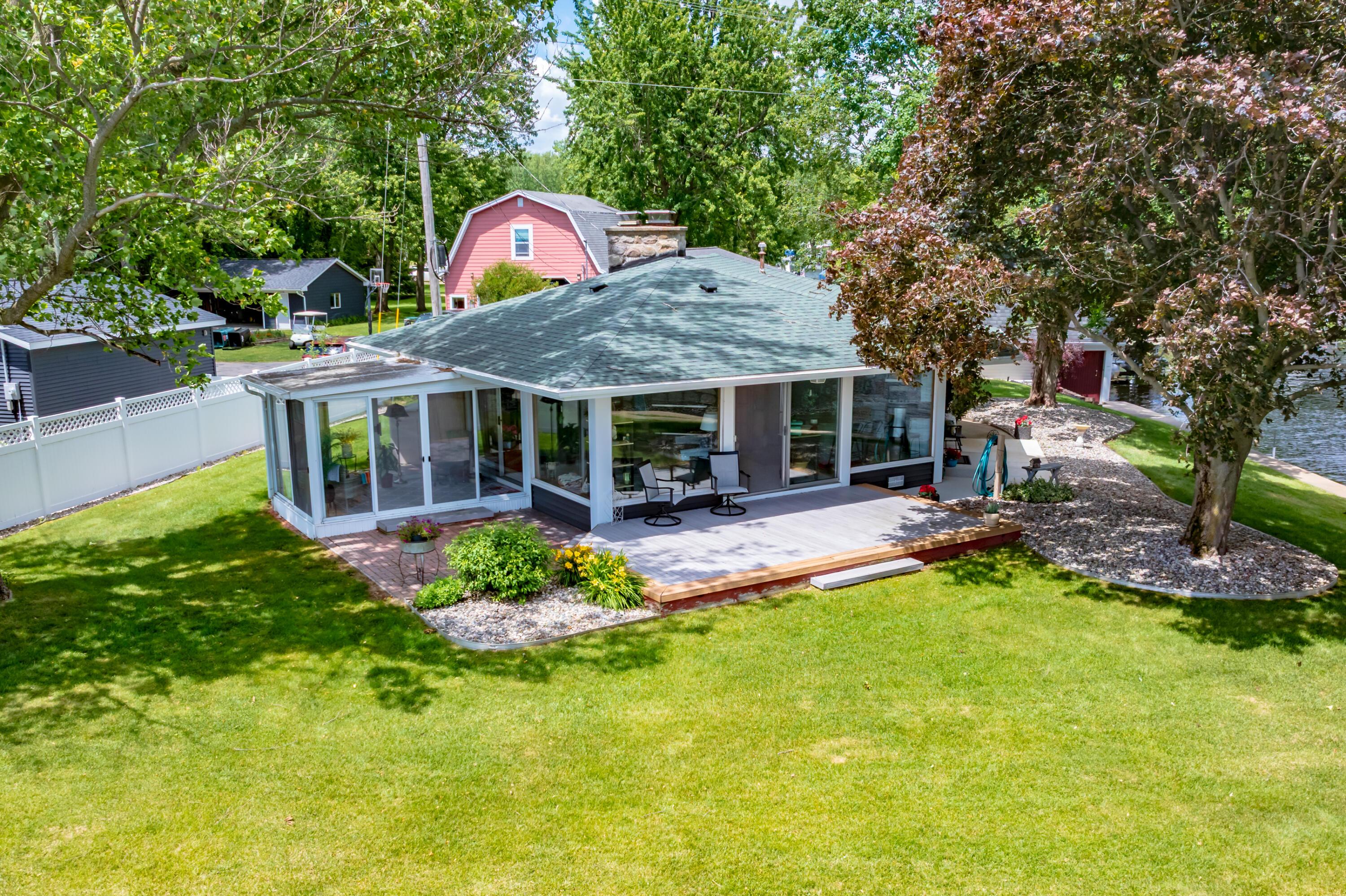 Image 4: Parker Dr 2282 Wayland 49348-53 (1)