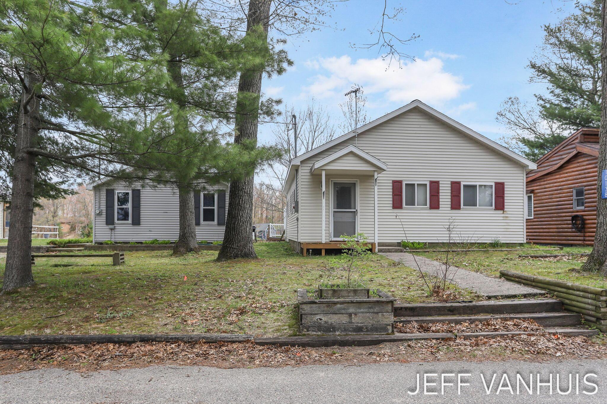 Image 1: 68-web-or-mls-10138-s-lakeside-ridge-rd