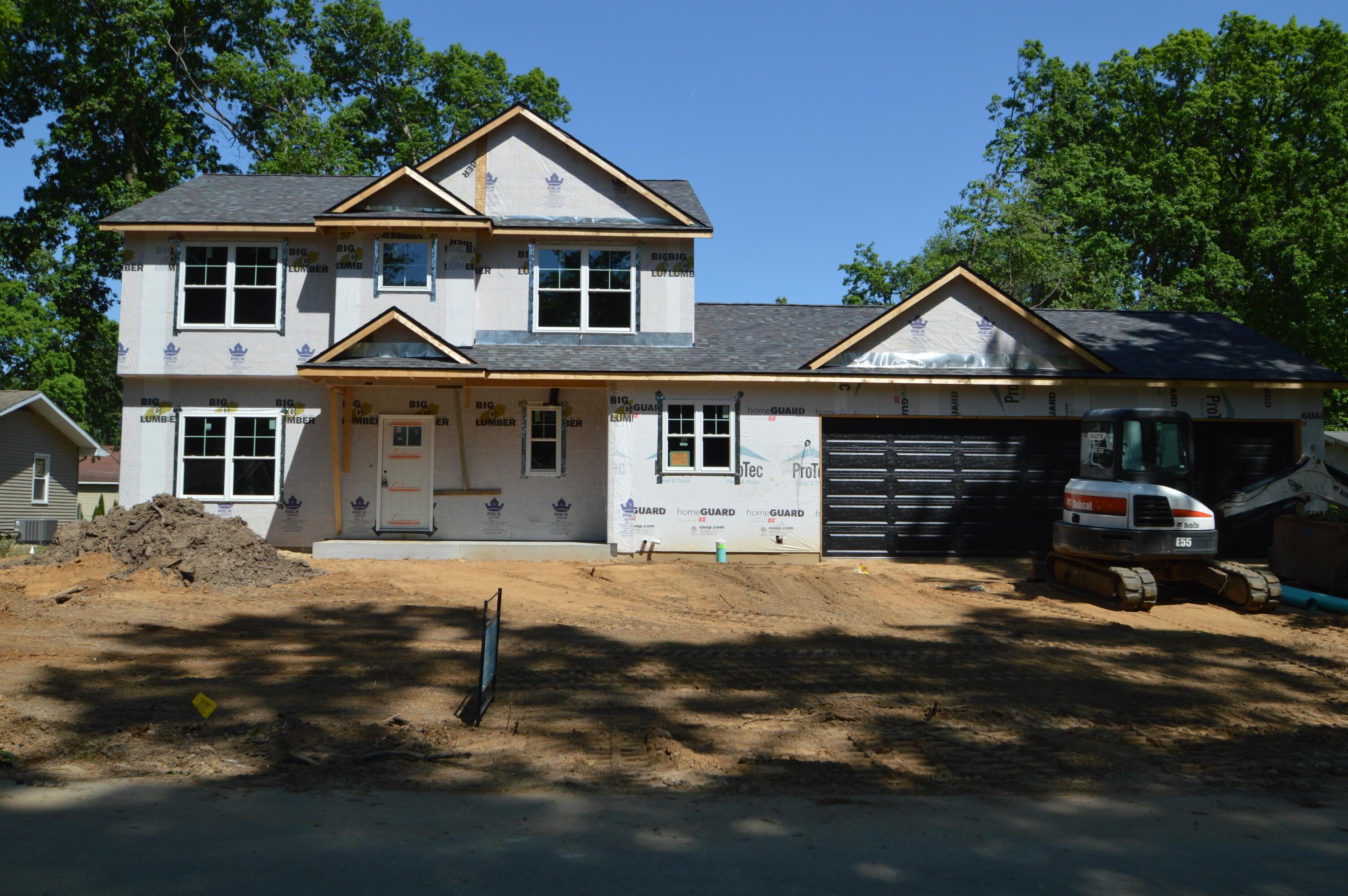 Image 2: 68889 6th St in construction