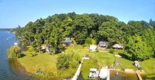 Image 2: Bob and Judy Drone shot