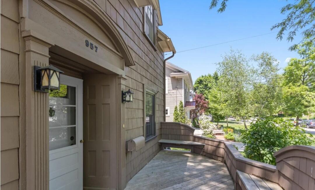 Image 3: Maxwell Front Porch
