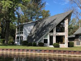 5075 Shoreview Drive