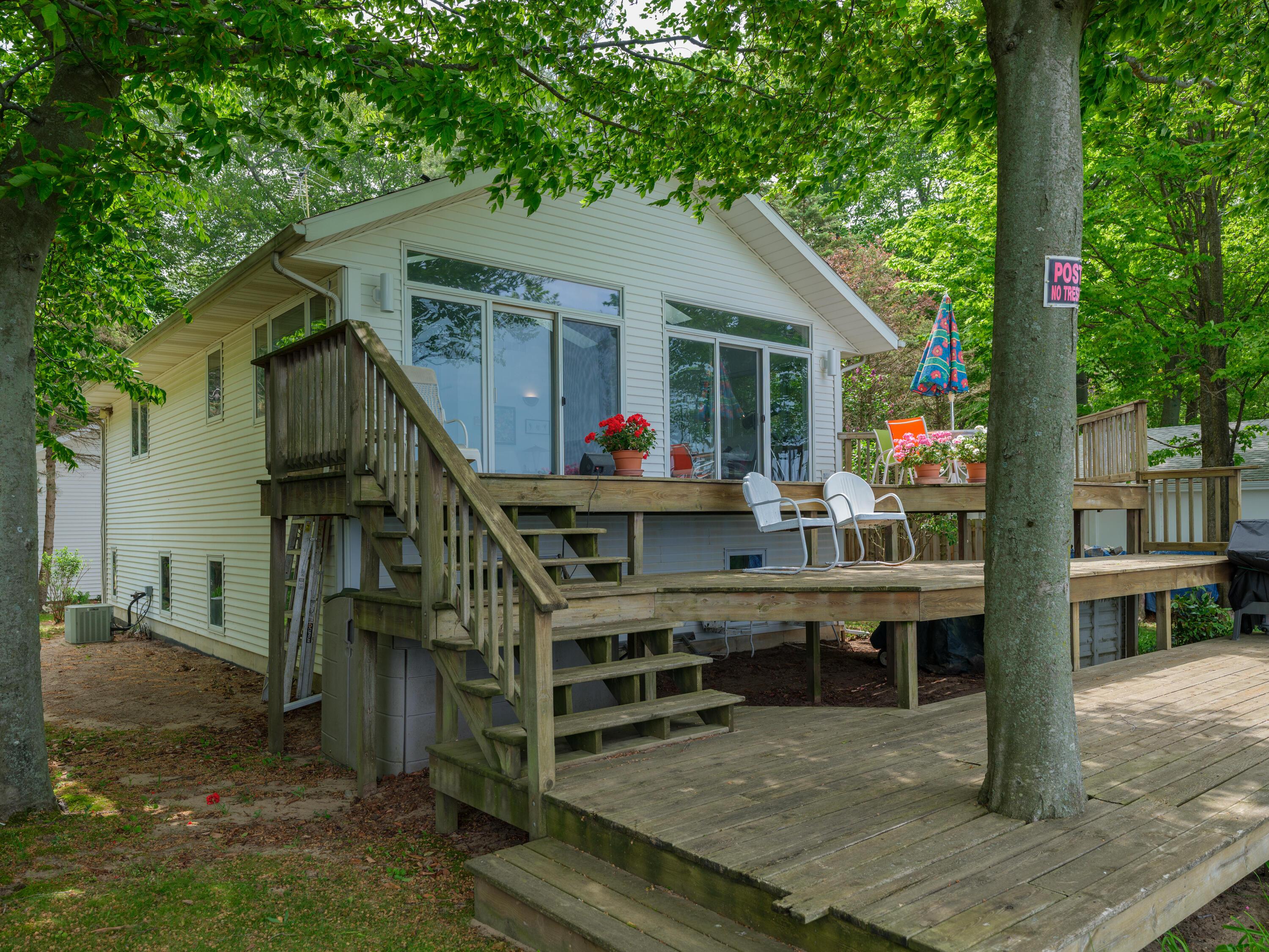 Image 2: 1192 Cherry Dr-102