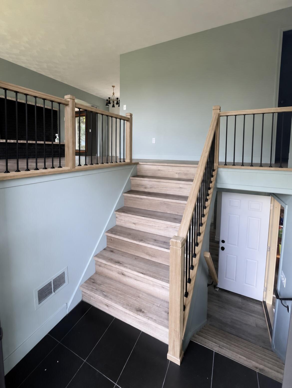 Image 4: Wood Railing with Metal Banisters