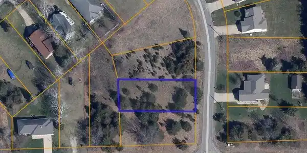 Image 2: 4