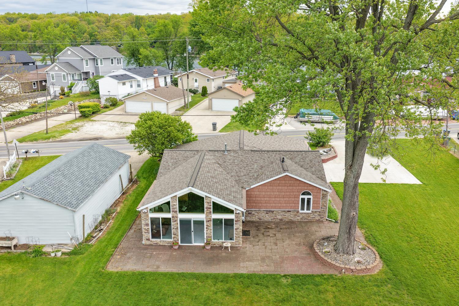 Image 4: 69734 Sunset Blvd Union MI-large-004-024