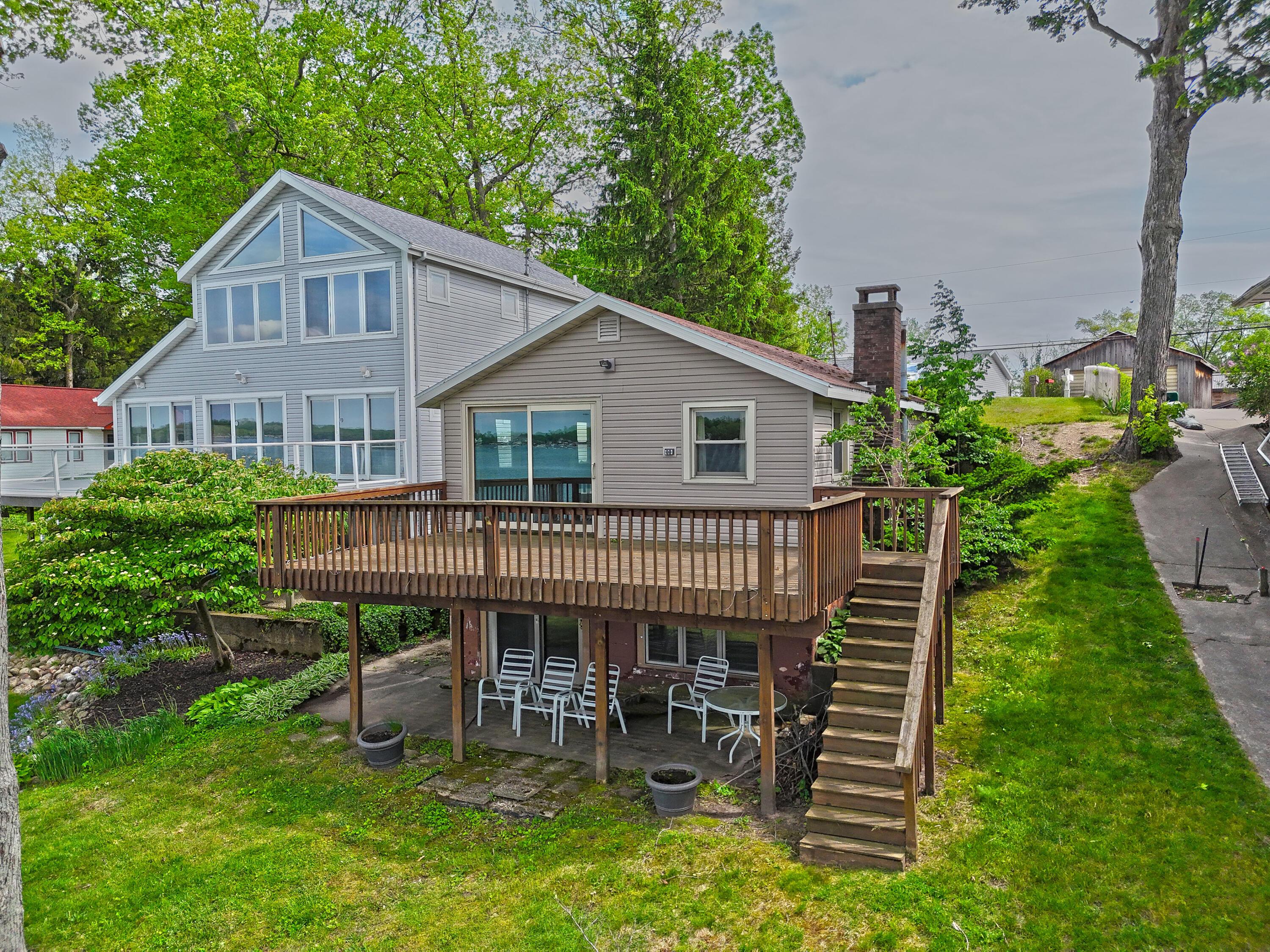 Image 1: Lakeside of Home