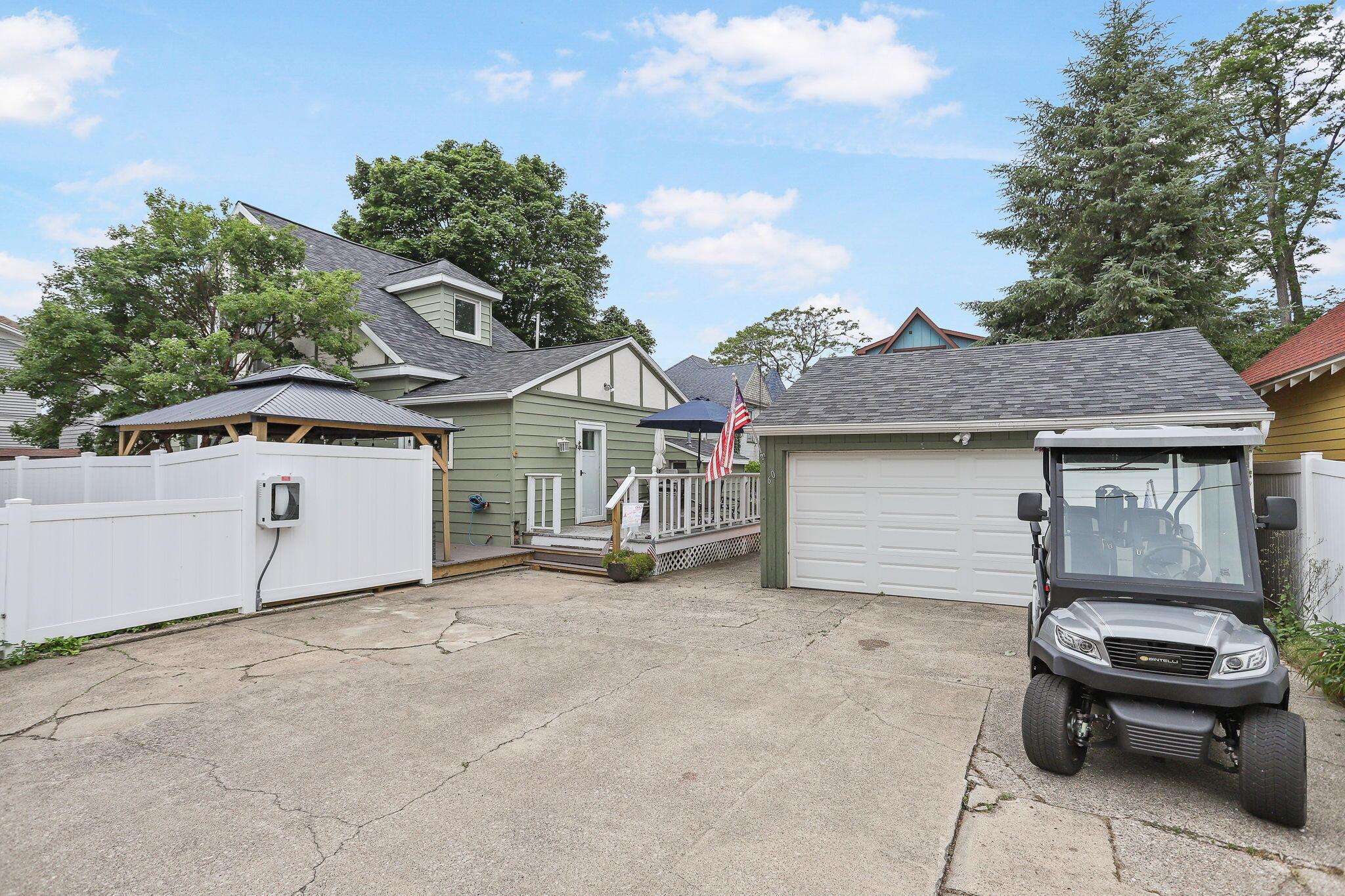 Image 3: 10-web-or-mls-60-walk-b