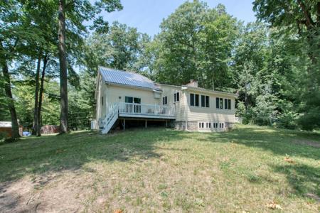 890 W Locust Street