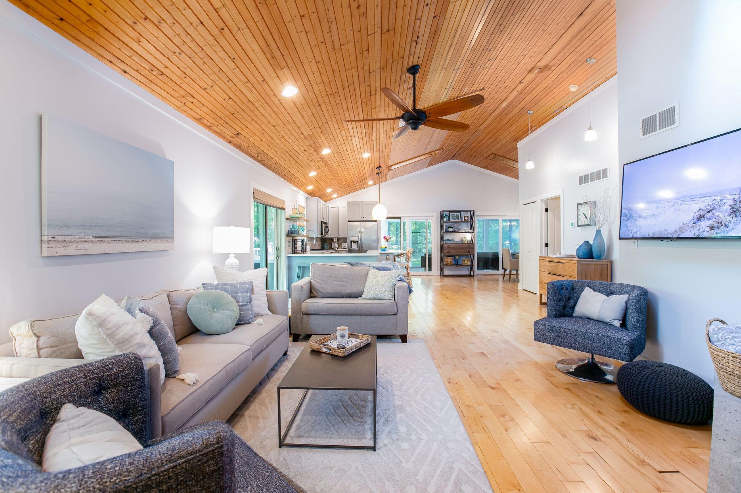 Image 3: Living Rm