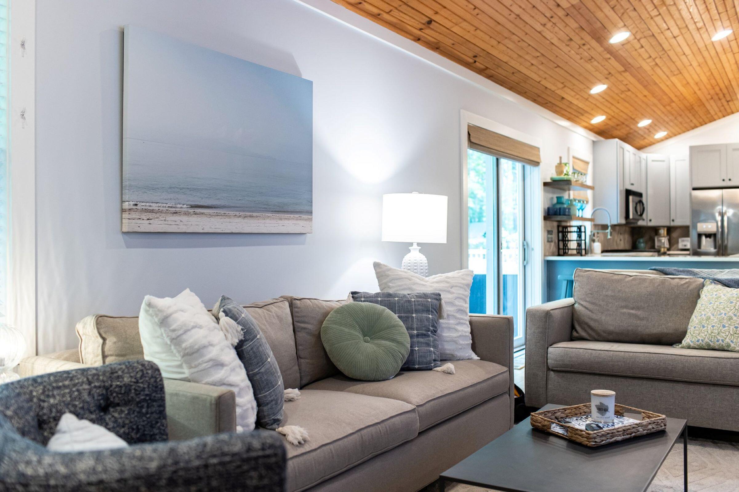 Image 4: Living Rm