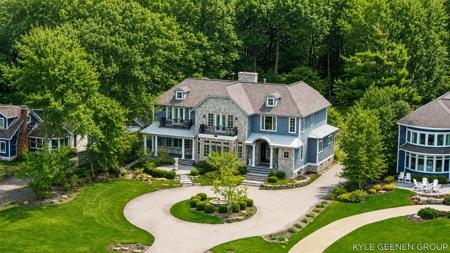 2817 Lakeshore Drive