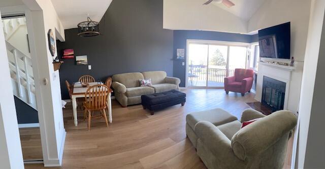 Image 4: condo 11