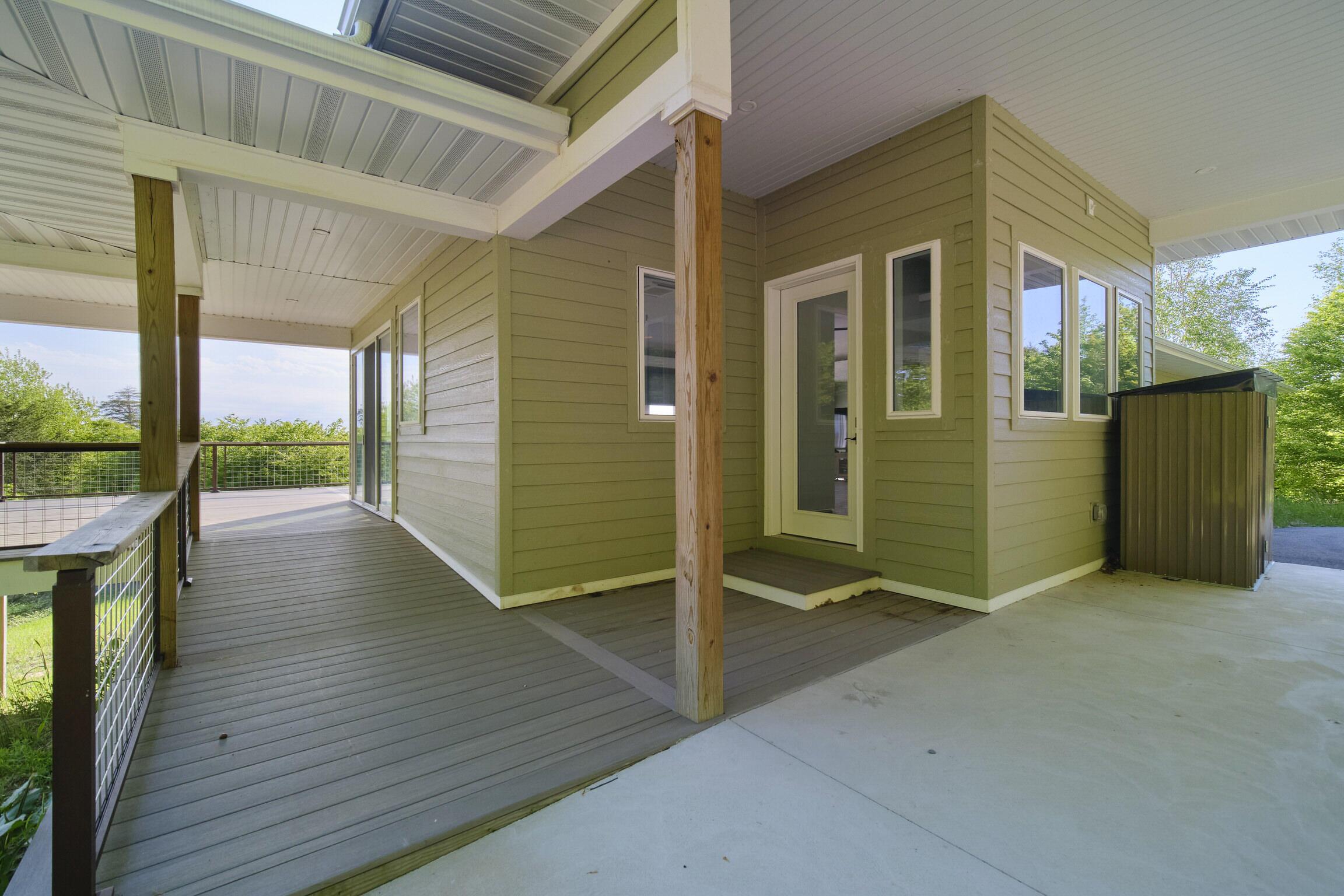 Image 4: Entrance to Home