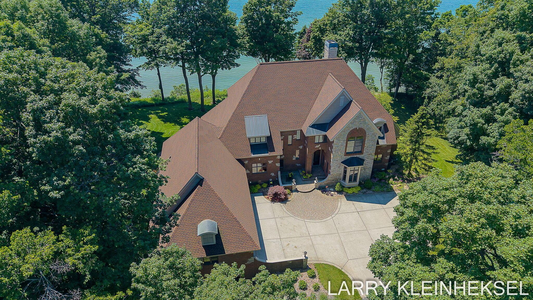 Image 1: 44-web-or-mls-5645-lakeshore-ave