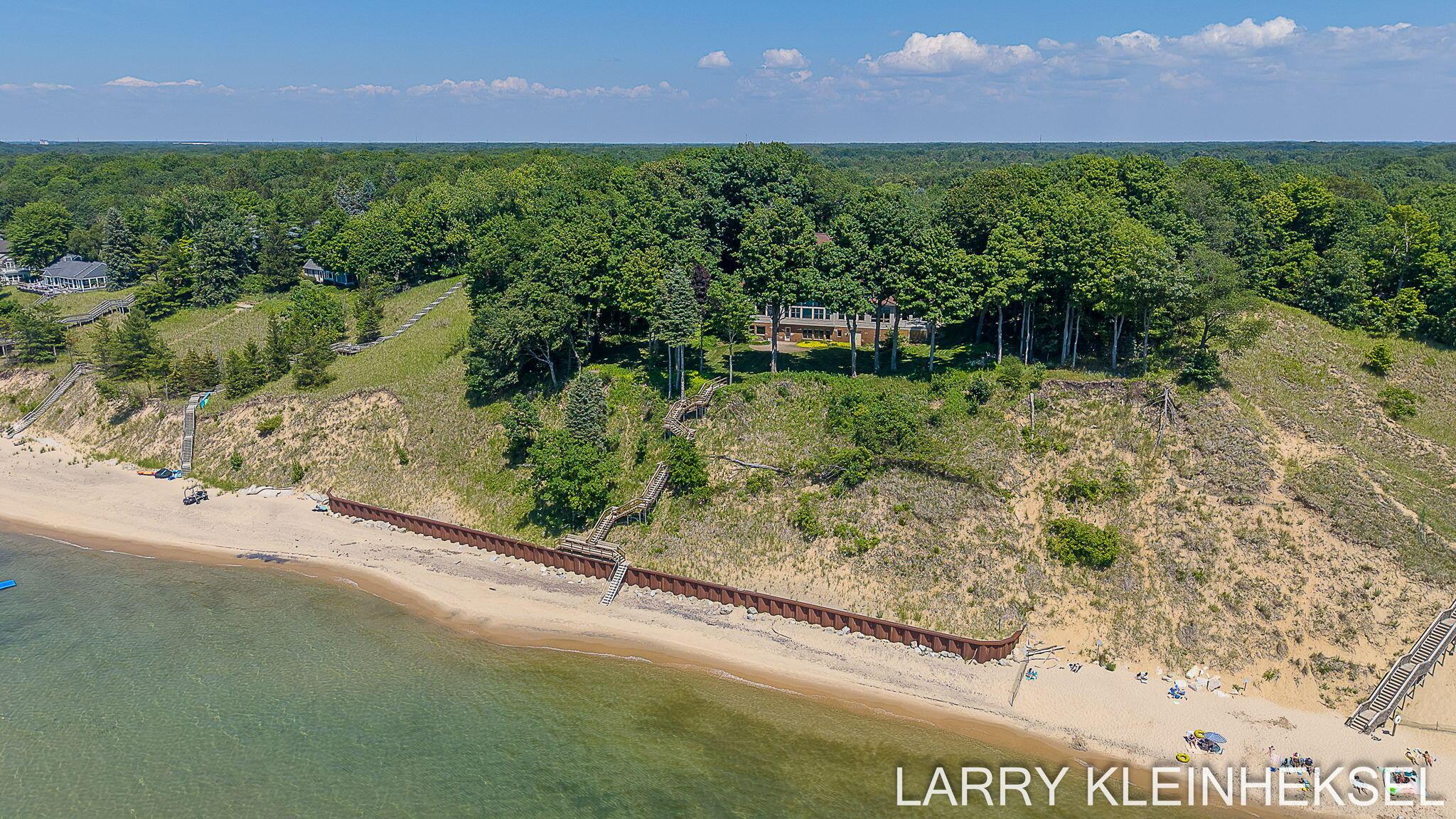 Image 3: 48-web-or-mls-5645-lakeshore-ave