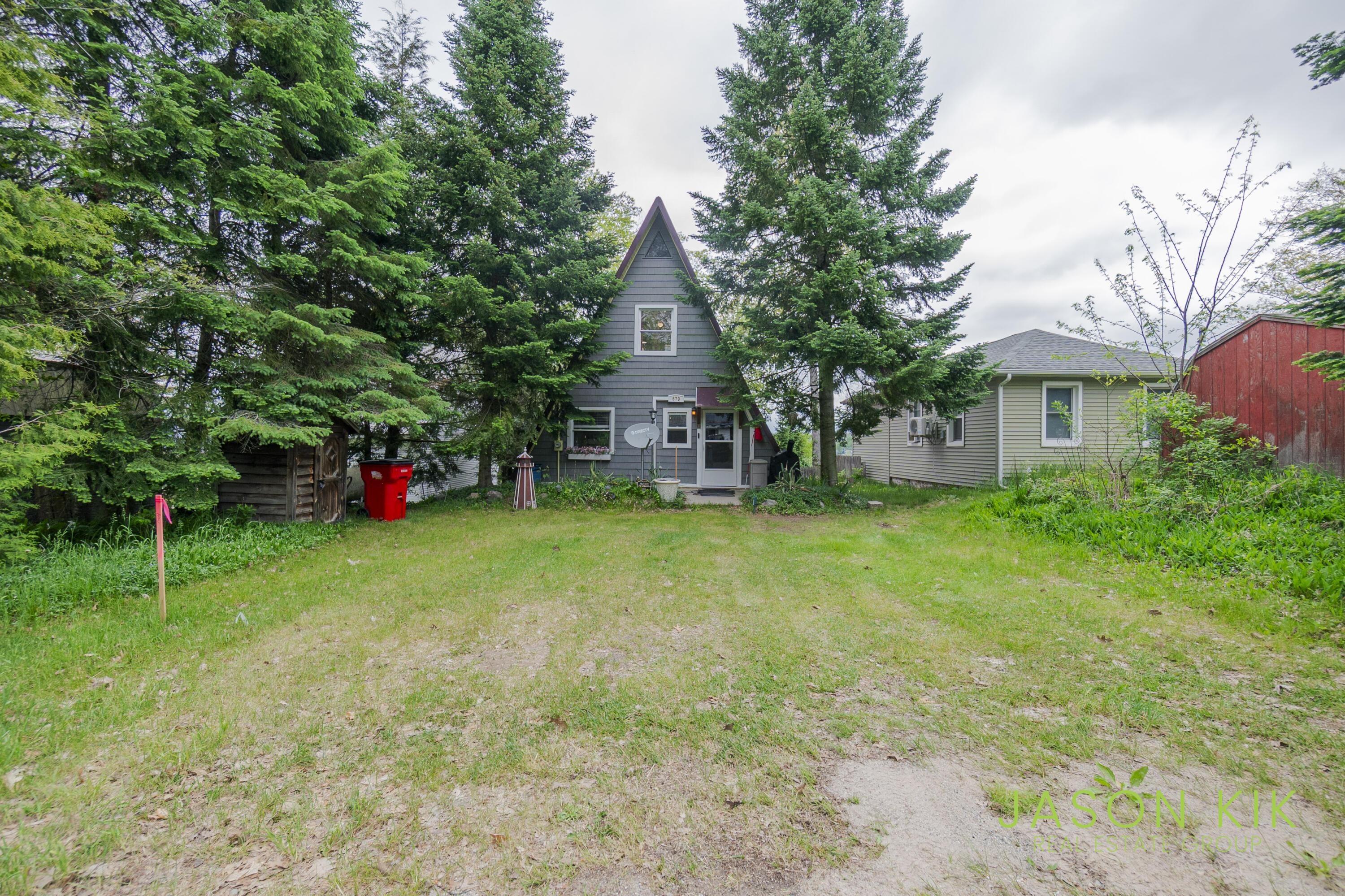 Image 2: 679 West Lincoln-83