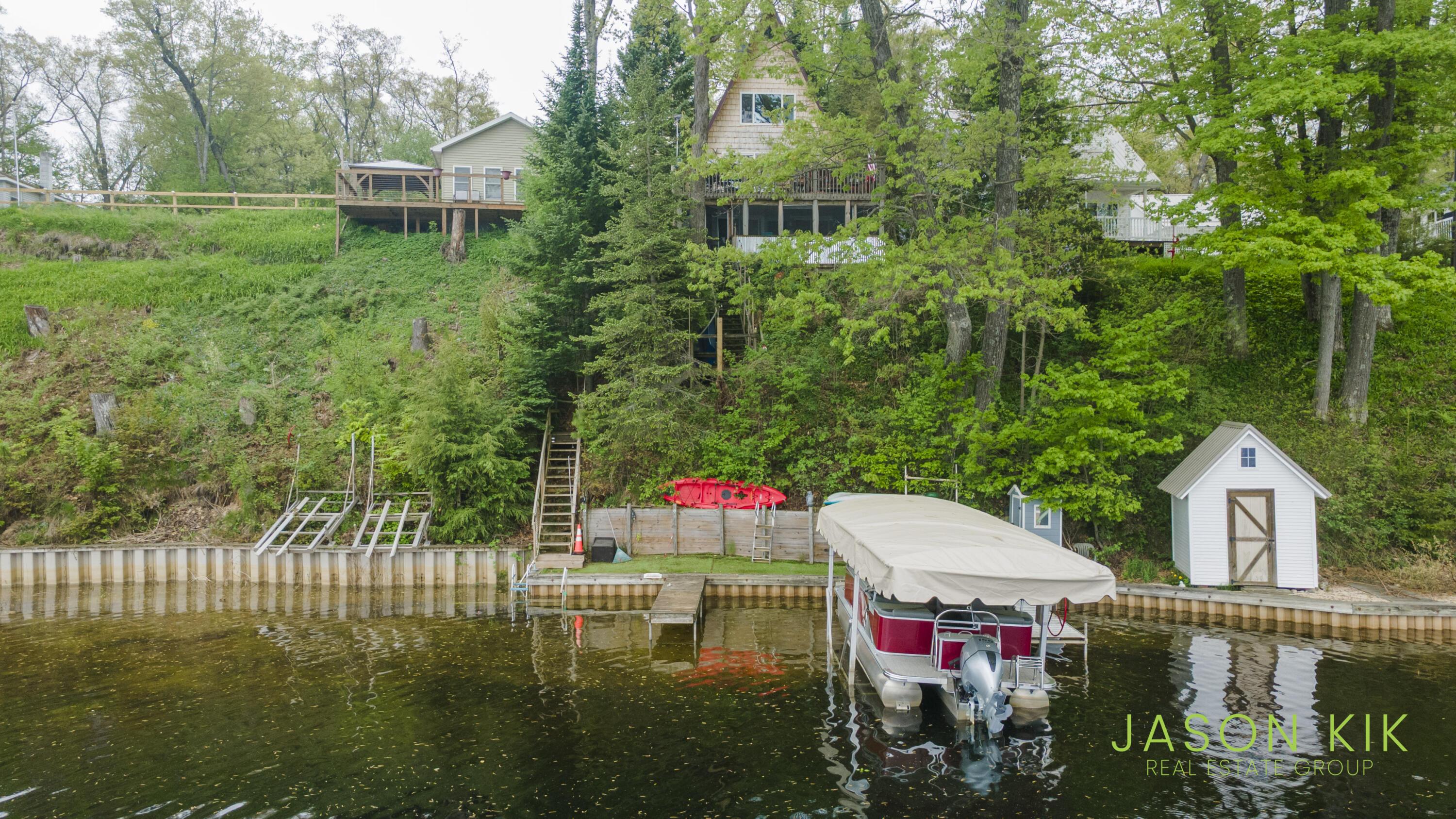 Image 3: 679 West Lincoln-6