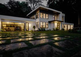 2385 Lakeshore Drive