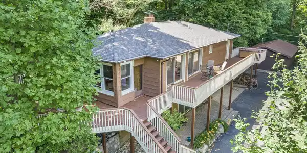 2492 Horseshoe Cove