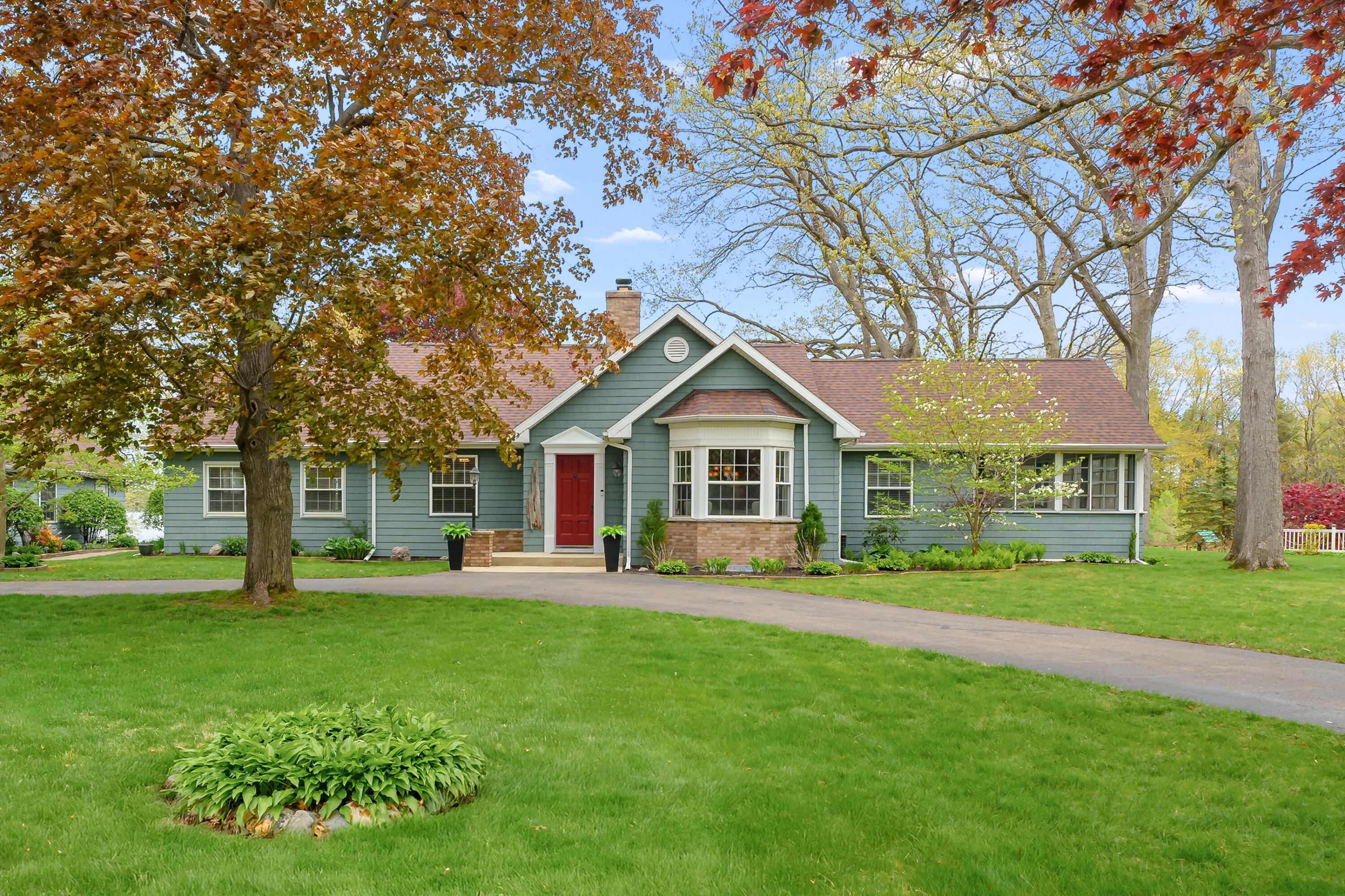 Image 3: 1b-86th Ave 46132 Decatur 49095-49_ferns