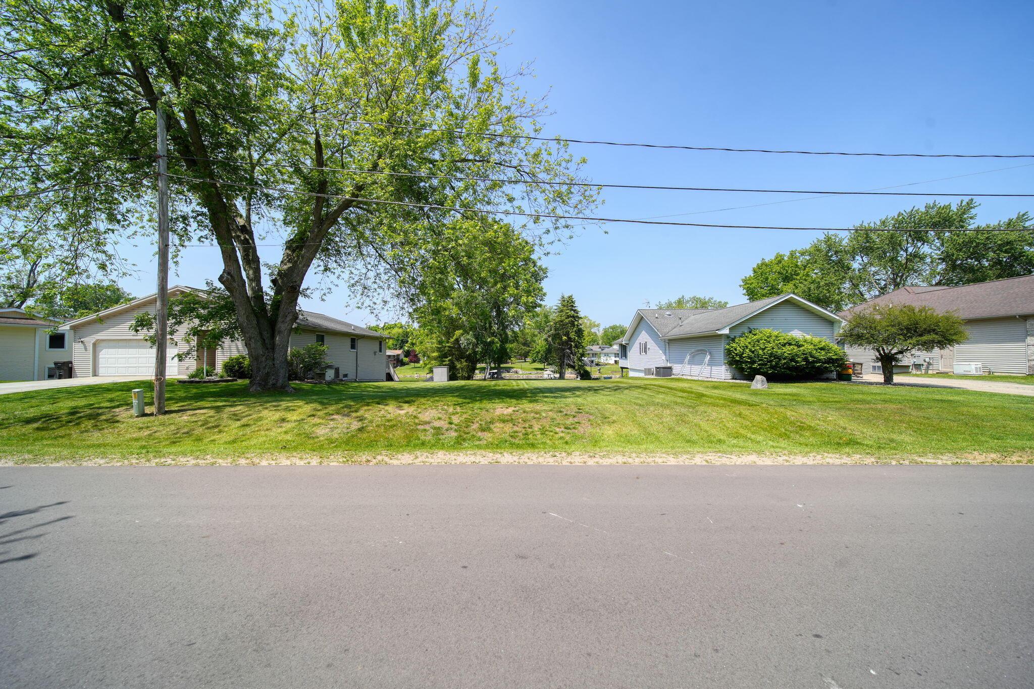 Image 3: 1-web-or-mls-DSC01415_HDR