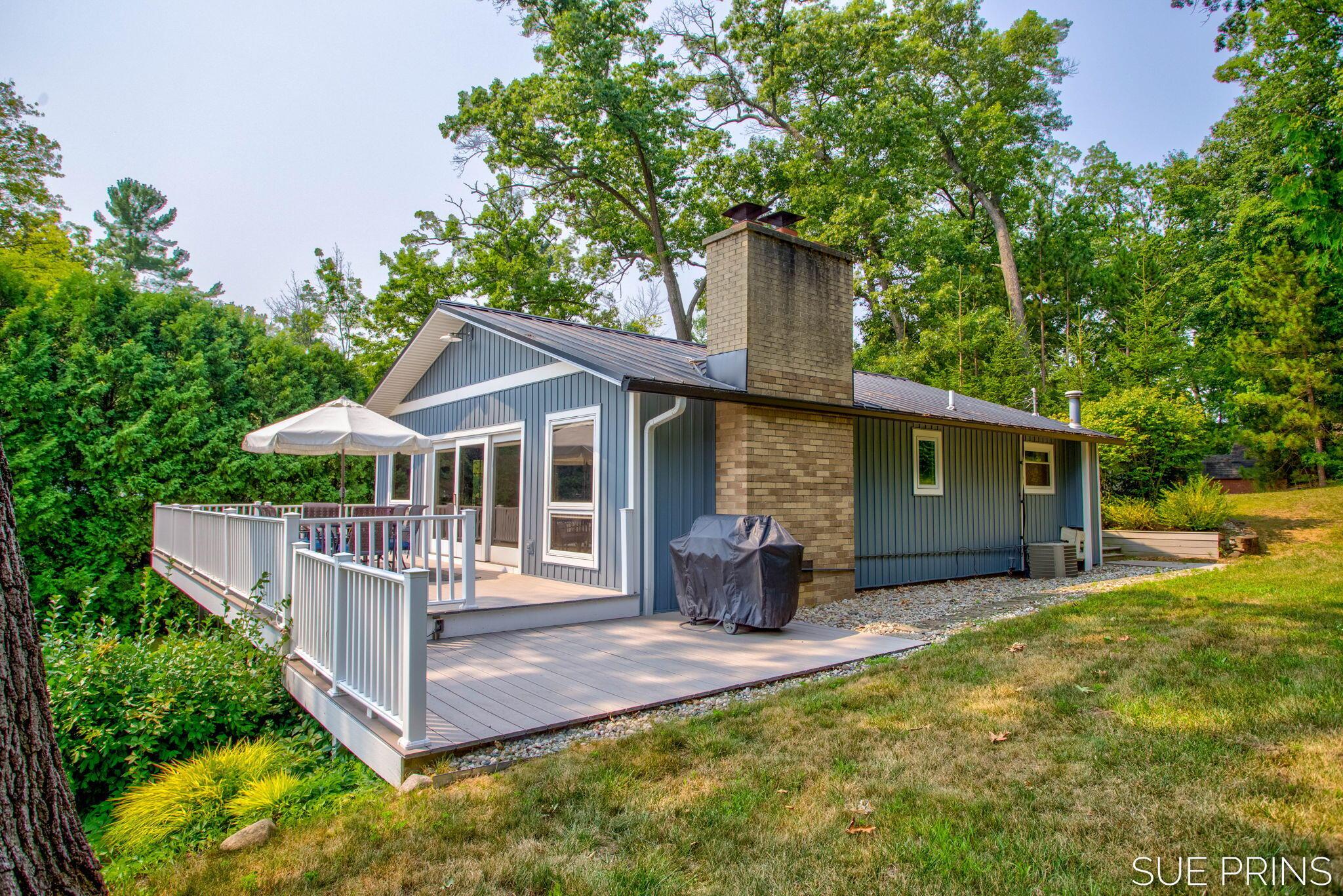 Image 2: 15-web-or-mls-1485-hess-lake-dr