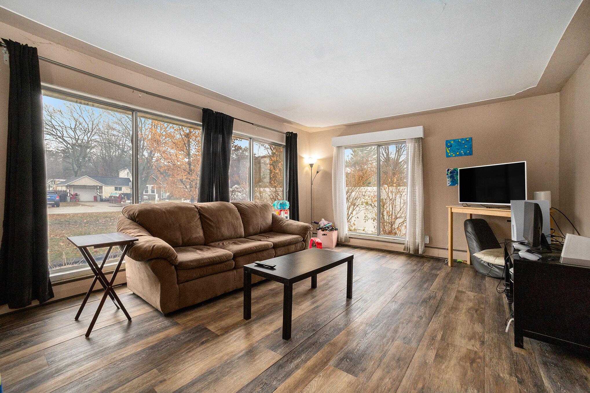 Image 3: 008_img_3913_465