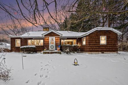 3633 Lakeshore Drive