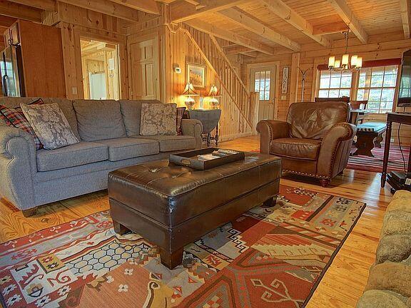 Image 4: Single-Family-For-Sale-by-Owner-2