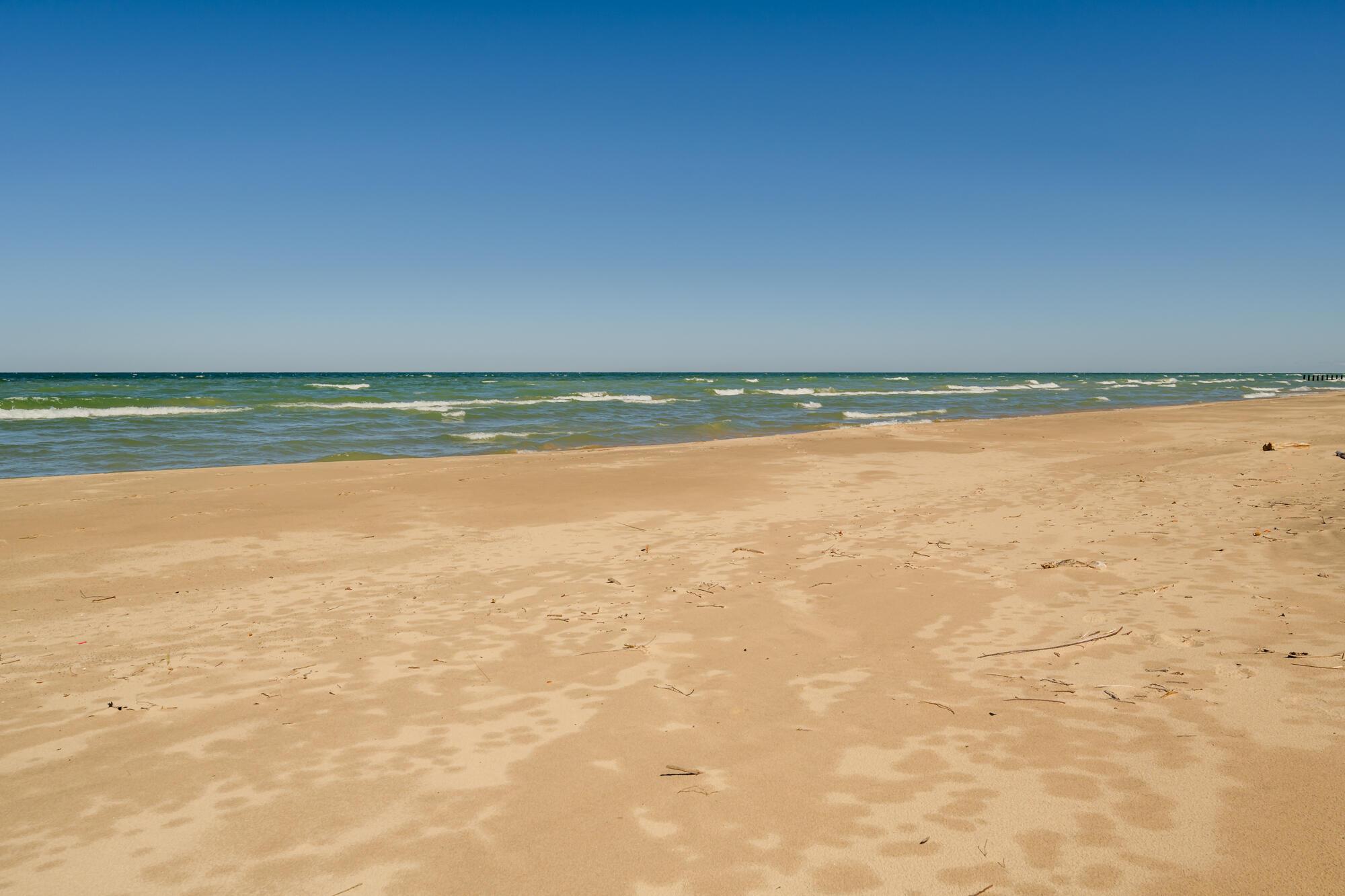 Image 2: Association Beach