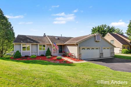 6090 Arroyo Vista Drive NE