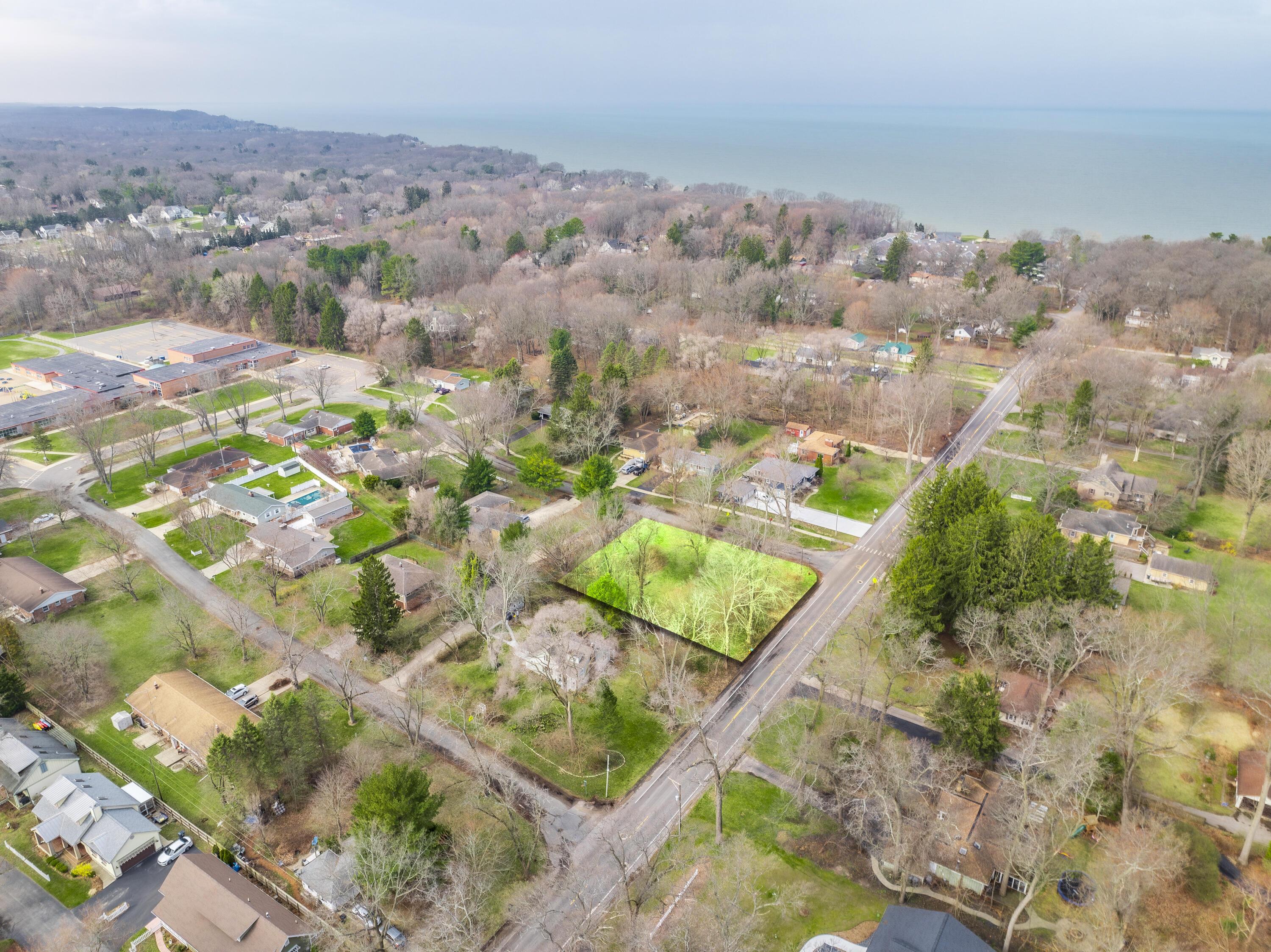 Image 4: MARKED Lot with lake