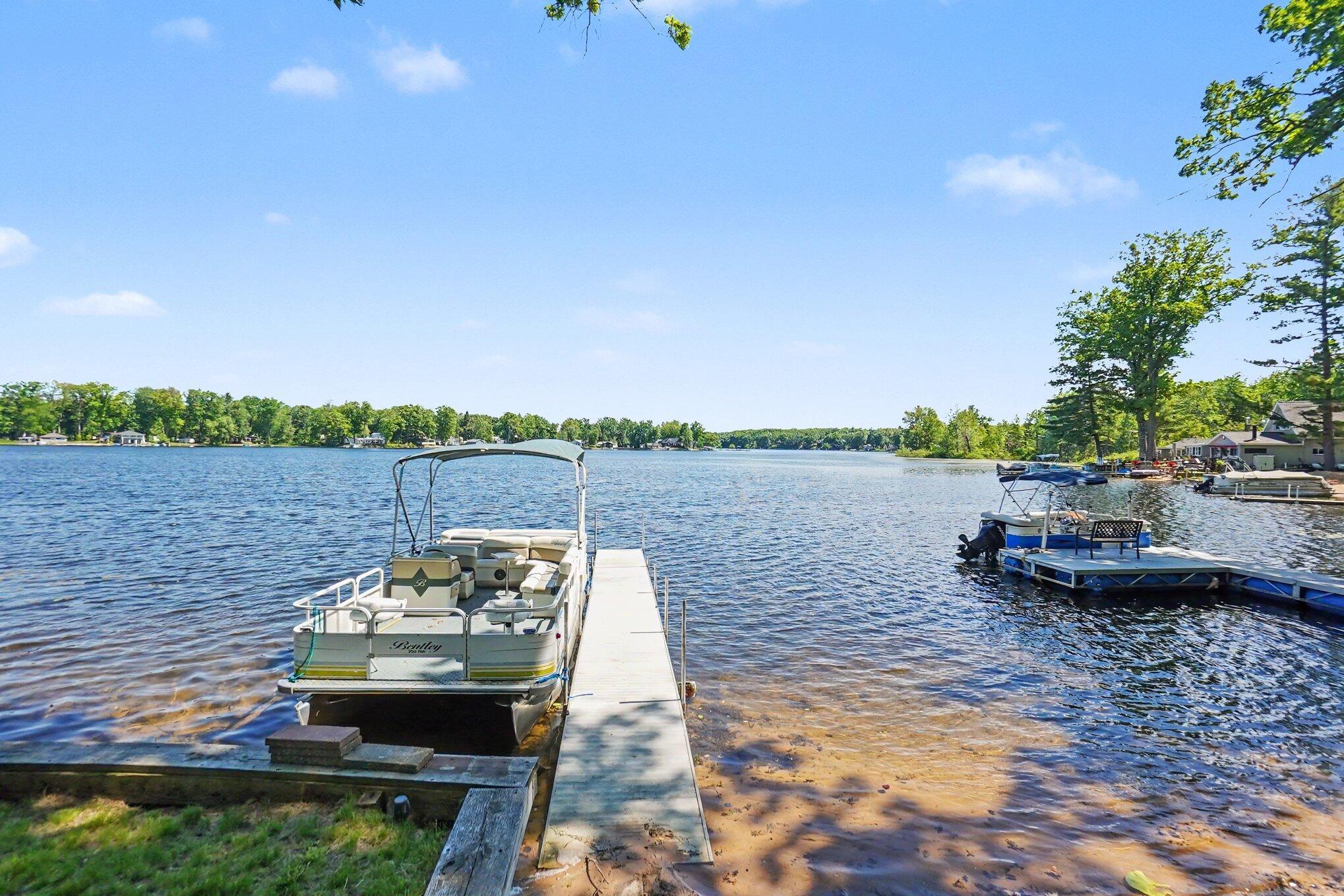 Image 2: Lake w boat