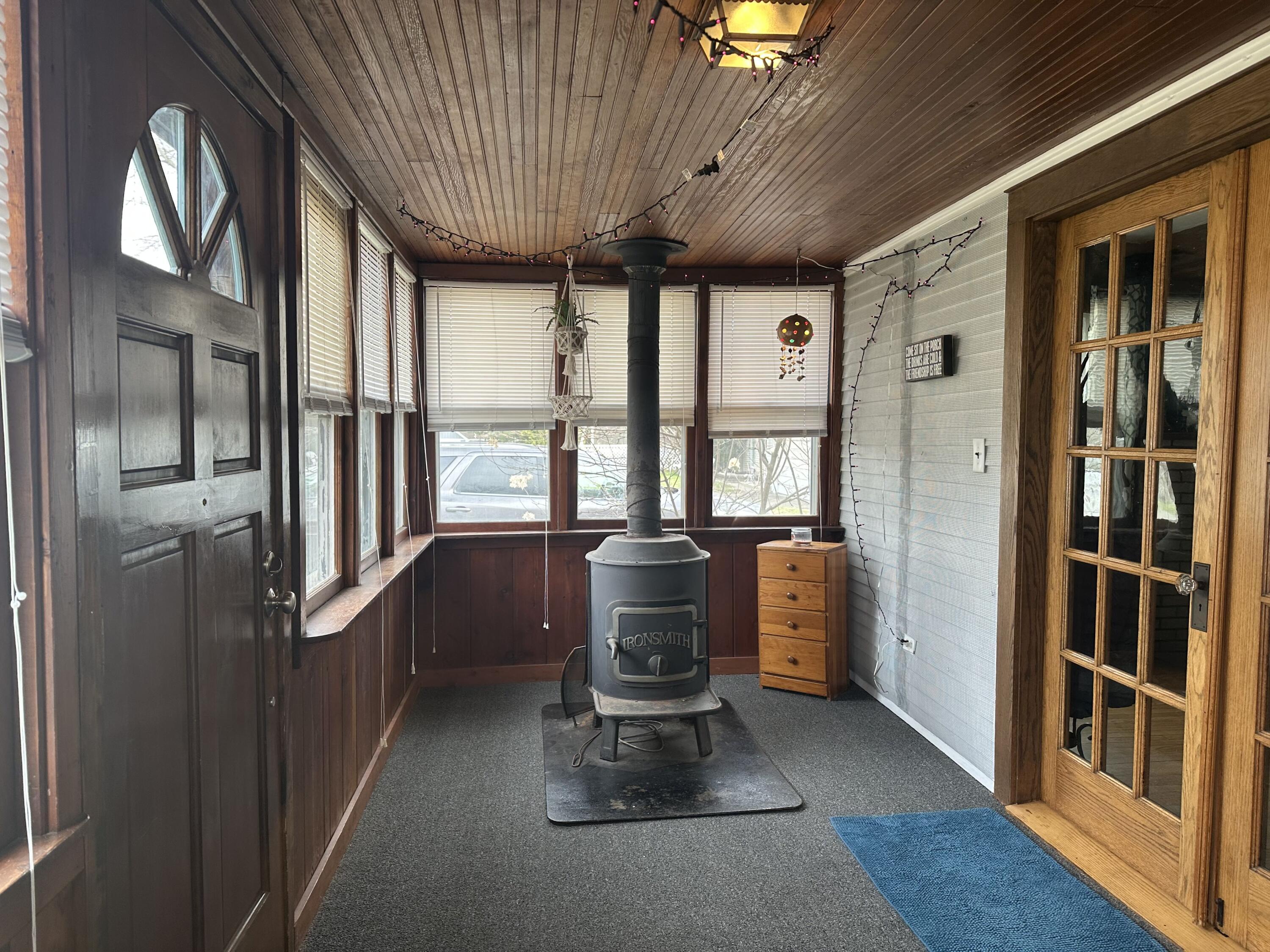 Image 3: Porch 1