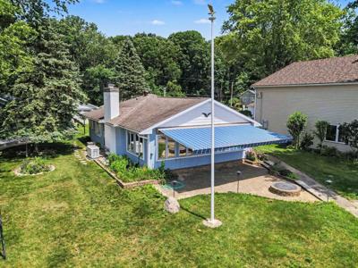 11169 Lakeshore Drive