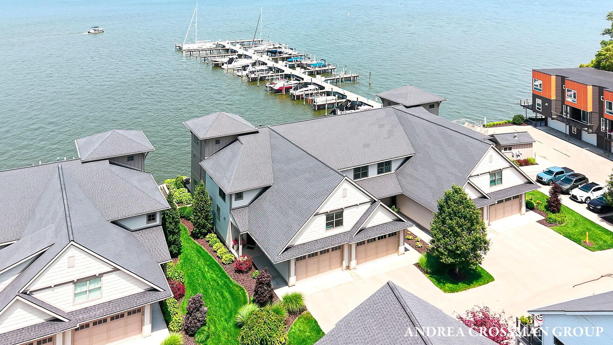 Image 1: 2-84-web-or-mls-543-macatawa-ave