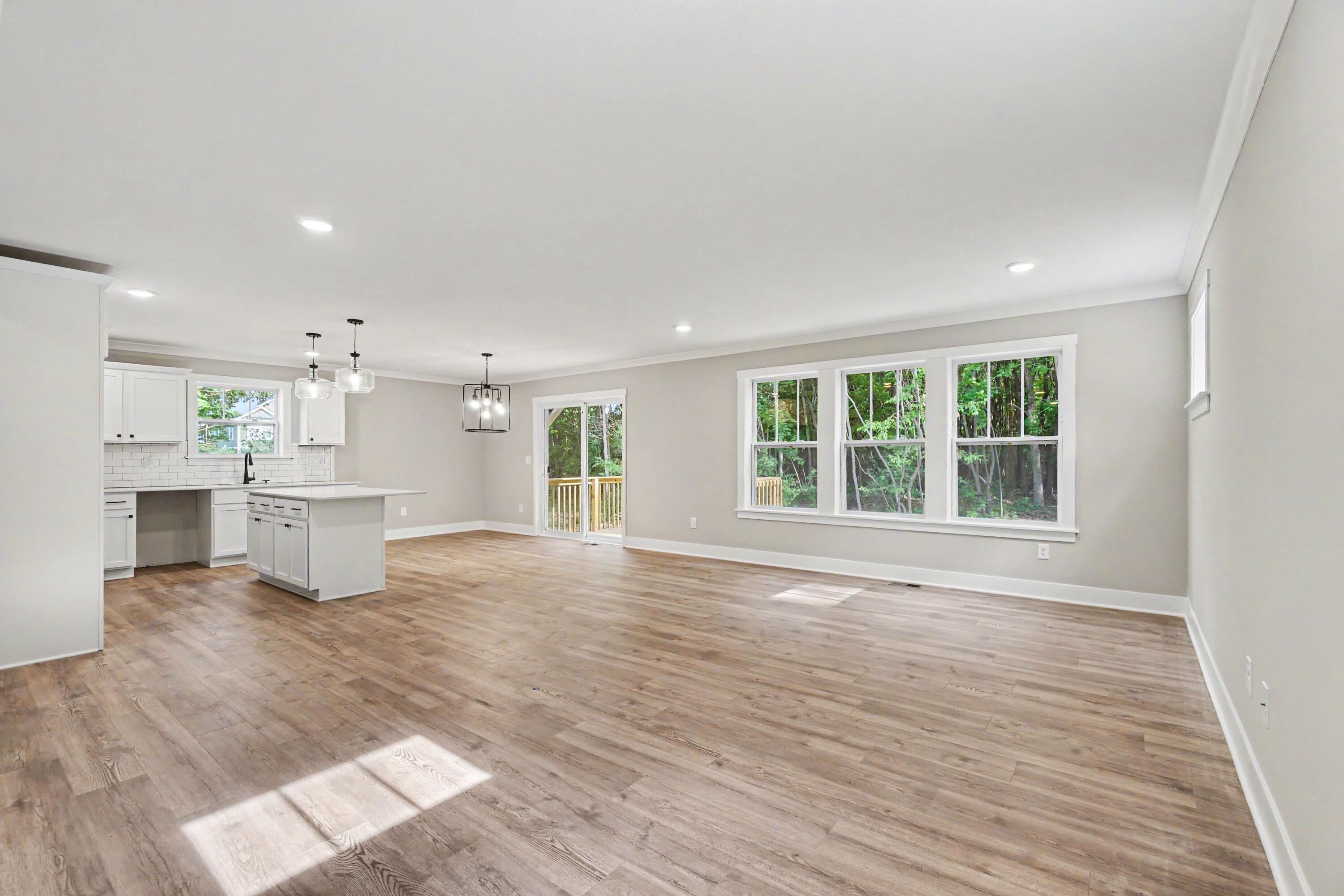 Image 3: HRB126-K2015-Great Room1