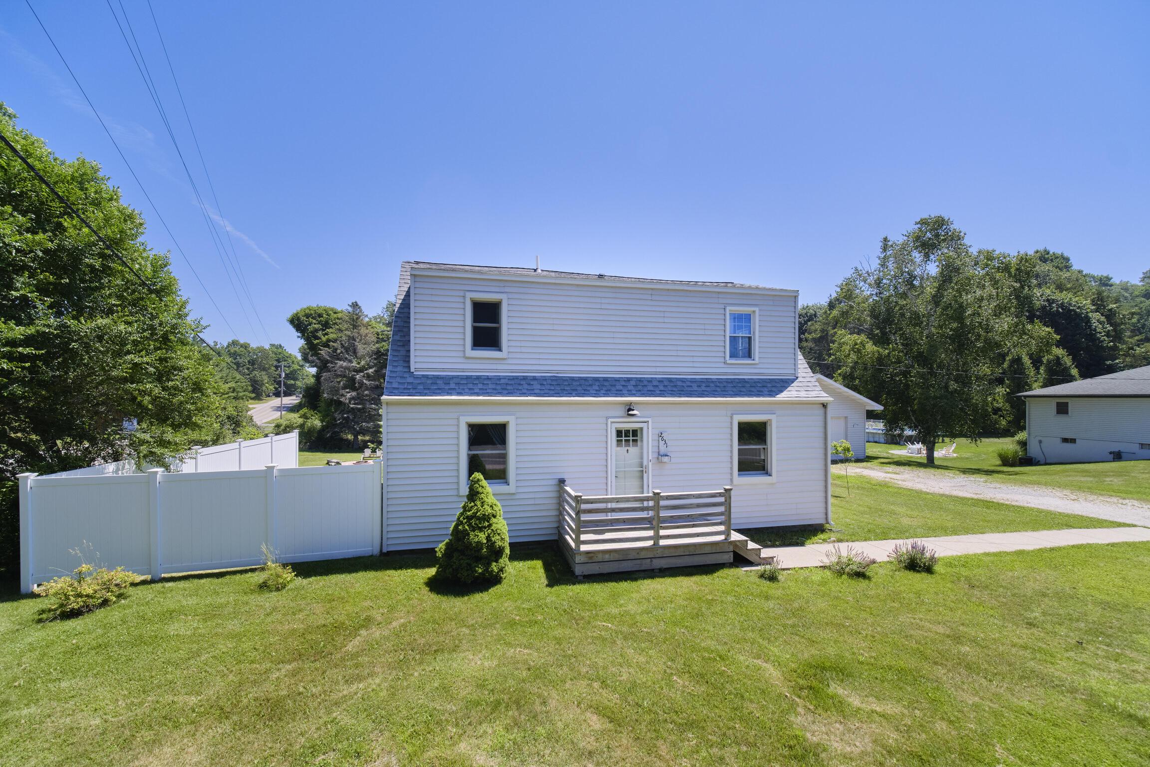 Image 2: Front of Home