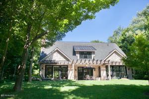 1150 Orchard Lake Drive