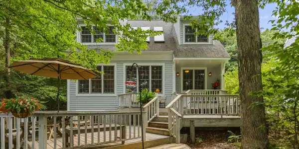 Image 2: 21-web-or-mls-1765-s-glen-rd