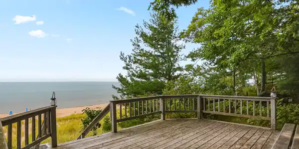 Image 4: 29-web-or-mls-1765-s-glen-rd