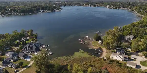 Image 2: 4020 Round Lake Hwy - 20