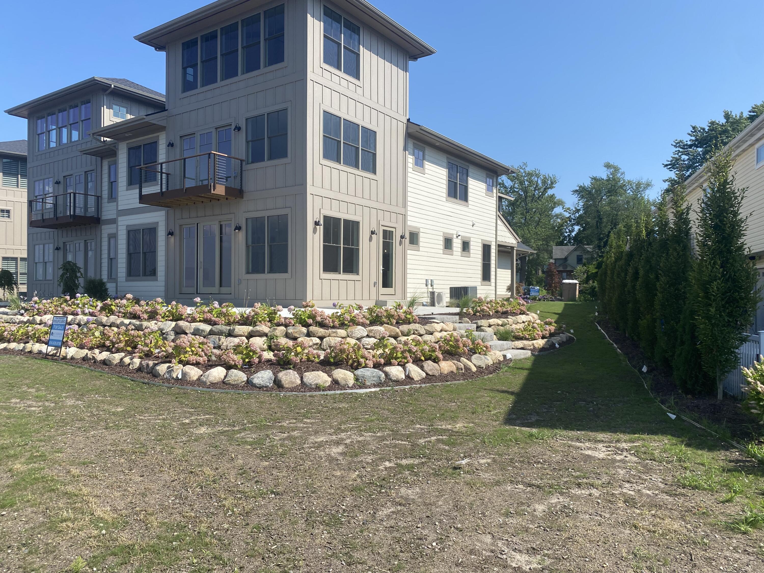 567 Macatawa, Holland, MI lhrmls01698502