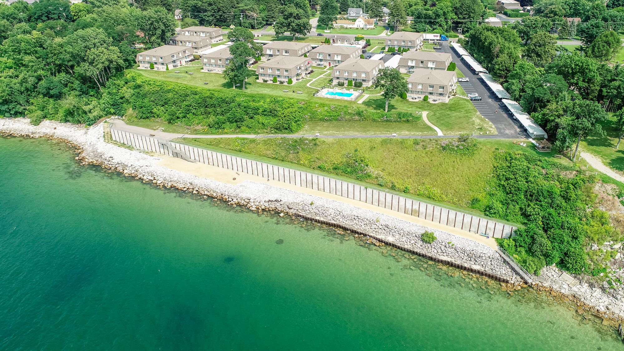 Image 3: Lakeshore -126