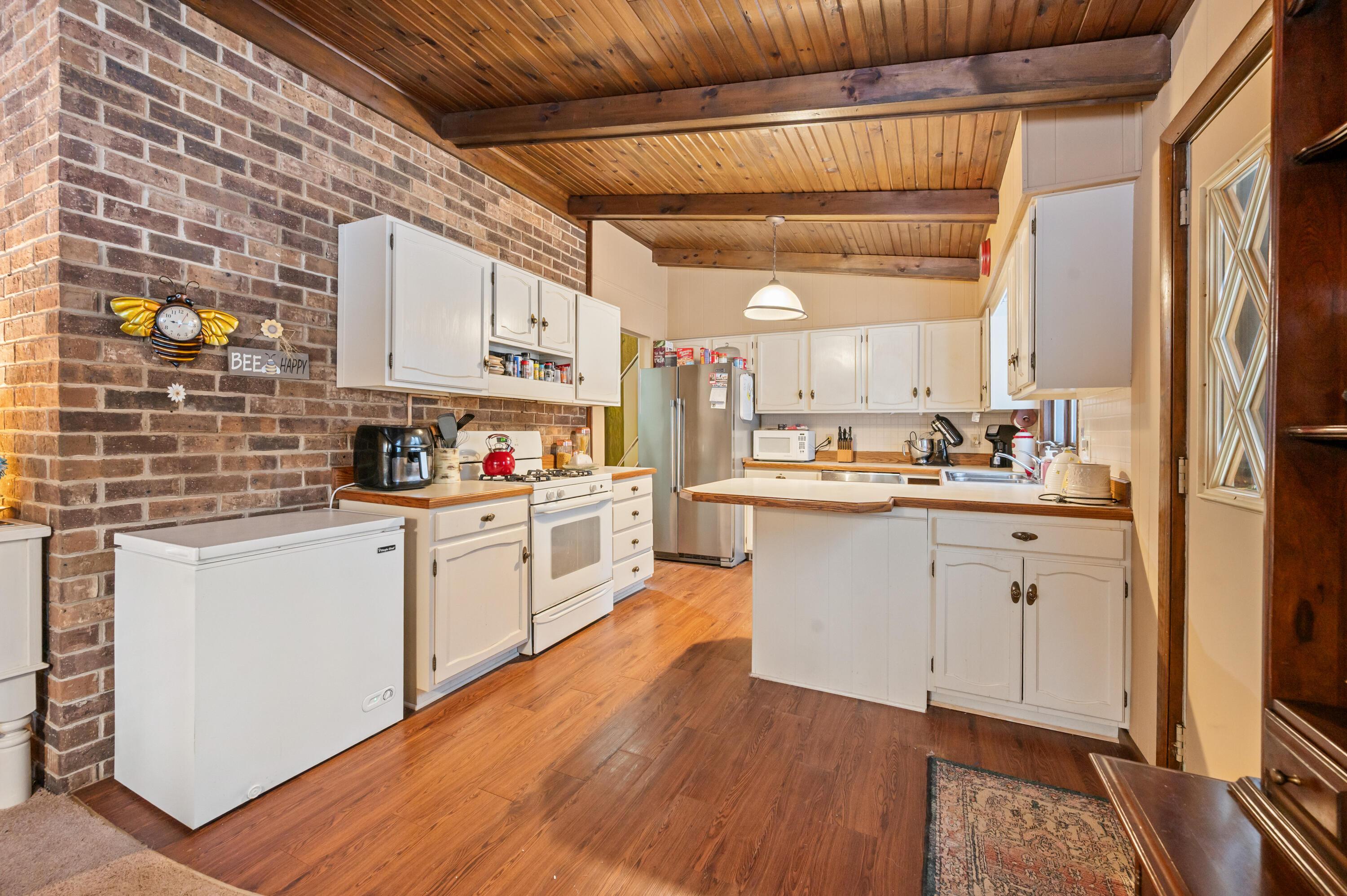 Image 4: 11965-HudsonBay-Standwood-16